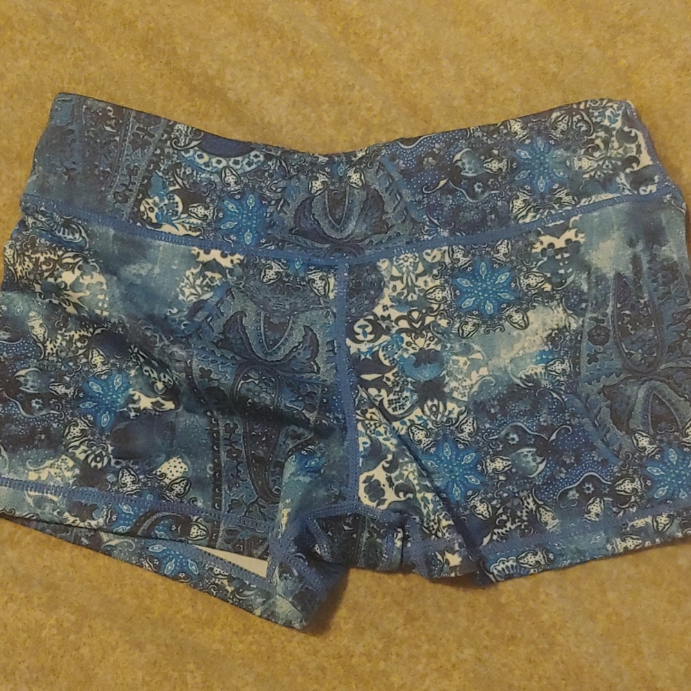 IAB MFG booty short